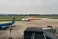 Máy bay của các hãng hàng không tại sân bay Nội Bài. (Ảnh: Việt Hùng/Vietnam+).