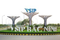 Sembcorp, với các khoản đầu tư lớn, trong đó có việc liên doanh với Becamex, đã xây dựng một loạt khu công nghiệp tại Việt Nam.