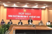 Chánh Văn phòng Ủy ban Nhân dân thành phố Hà Nội Trương Việt Dũng thông tin tại họp báo. (Ảnh: Xuân Quảng/Vietnam+)