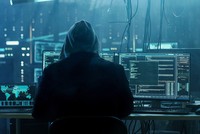 Giao dịch điện tử thường khó tránh những lỗ hổng bảo mật. Ảnh Internet