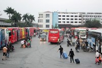 Cước vận tải sắp tới sẽ được điều chỉnh giảm khi dự báo giá xăng dầu tiếp tục giảm sâu. (Ảnh: Việt Hùng/Vietnam+).