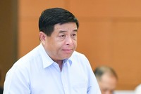Bộ trưởng Bộ Kế hoạch và Đầu tư Nguyễn Chí Dũng phát biểu tại phiên họp.