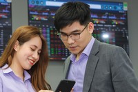 Nhà đầu tư có tâm lý lạc quan hơn, dù thị trường bất động sản vẫn đối mặt với nhiều khó khăn.