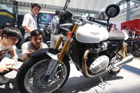 Giới trẻ Việt Nam ngày càng tự lập về tài chính và thích chi tiêu