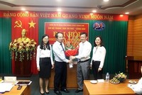Ông Nguyễn Ngọc Kỳ (người thứ hai từ bên phải sang)