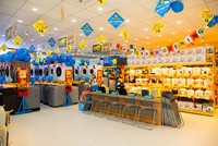 Thế giới Di động (MWG): Giá cổ phiếu giảm sâu, Chủ tịch và Tổng giám đốc liên tục gom lượng lớn