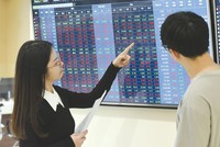 Tháng 2, sàn HNX đón nhận 1 thành viên mới lên sàn, 2 mã tăng tốt nhất tăng trên 50%