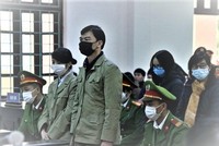 Các bị cáo tại phiên tòa hồi đầu năm 2021.