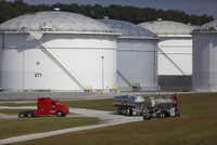 Giá dầu nhảy múa khi OPEC+ bế tắc về thỏa thuận nguồn cung