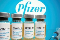 FDA cấp phép hoàn toàn vắc xin Covid-19 của Pfizer