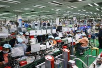 Trung Quốc tìm cách giữ chân các công ty đa quốc gia khi nhu cầu dịch chuyển sản xuất tăng lên