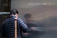 Sau SVB, đến lượt Signature Bank đóng cửa đã giáng một đòn khác vào ngành công nghiệp tiền điện tử