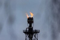 Giới phân tích tăng dự báo giá dầu sau khi OPEC+ bất ngờ cắt giảm sản lượng