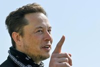 Elon Musk bán 930 triệu USD cổ phiếu Tesla để trả thuế quyền chọn cổ phiếu