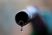 Sau dầu mỏ, khí đốt và than đá, tình trạng thiếu nhiên liệu toàn cầu lan sang dầu diesel