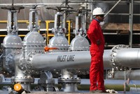 MBS "vẽ" bức tranh tài chính và triển vọng cổ phiếu dầu khí khi giá dầu Brent trên 90 USD/thùng