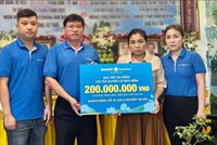 Vụ rơi trực thăng ở Hạ Long: Bảo Việt chi bảo hiểm 200 triệu đồng cho hai nạn nhân