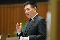 Bộ trưởng Tài chính Hồ Đức Phớc được đánh giá là lần đầu bị chất vấn nhưng đã có sự chuẩn bị nội dung tốt.