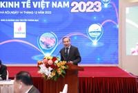 Ông Phan Đức Hiếu, Ủy viên thường trực Ủy ban Kinh tế của Quốc hội phát biểu tham luận tại Hội thảo