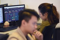 Hai thái cực của dòng tiền