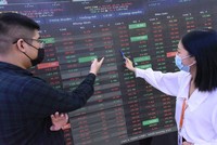 Những ngành hút tiền trong nửa cuối năm
