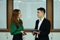 Cổ phiếu chứng khoán bốc đầu, VN-Index hồi phục sau 4 phiên lao dốc