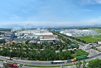 Cụ thể, Trung tâm logistics ICD Vĩnh Phúc có chức năng là điểm thông quan hàng hóa nội địa, đầu mối giao thông và giao nhận vận tải đa phương thức quan trọng của khu vực; đảm nhiệm chức năng thông quan, làm thủ tục hải quan cho hàng hóa xuất nhập khẩu.