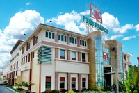 Ba quý đầu năm, Pymepharco đạt doanh thu thuần 1.307 tỷ đồng và lãi ròng 218 tỷ đồng, chỉ giảm 2% và 3% so với cùng kỳ.