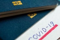 Các hãng hàng không, doanh nghiệp du lịch coi “hộ chiếu vắc-xin” là giải pháp cứu cánh để khôi phục thị trường hàng không, du lịch.