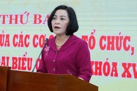 Bà Nguyễn Thị Thanh, Trưởng ban Công tác đại biểu báo cáo tại Hội nghị (Ảnh GH)