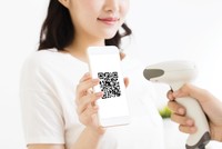 Hiện nay, người dùng đang sử dụng nhiều loại ví điện tử khác nhau nên các đối tác phải đưa ra rất nhiều mã QR Code