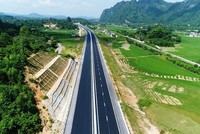 Chính phủ thúc tiến độ giải phóng mặt bằng, xử lý vướng mắc cho cao tốc Bắc - Nam