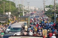Quốc lộ 50 qua huyện Bình Chánh thường xuyên xảy ra tình trạng ùn tắc