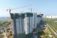Nhiều dự án tại TP.HCM buộc phải tạm dừng thi công.