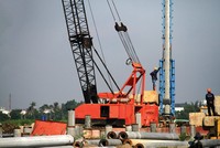 Công tác thi công tại nhiều dự án bị gián đoạn do dịch. Ảnh: Thành Nguyễn