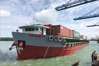 Vận chuyển container bằng sà lan sẽ là phương thức chủ chốt trên các hành lang đường thủy nội địa.