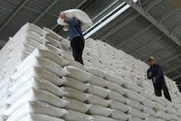 Uỷ ban Thường vụ Quốc hội đồng ý sử dụng 2.199 tỷ đồng mua bù 172.889,47 tấn gạo dự trữ quốc gia đưa vào dự trữ quốc gia theo đề xuất của Chính phủ (Ảnh minh hoạ)