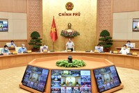 Cuộc họp nhằm đánh giá tình hình, diễn biến dịch bệnh trong 2 tuần qua, cho ý kiến về dự thảo kế hoạch thích ứng an toàn, linh hoạt, kiểm soát hiệu quả COVID-19 để phát triển kinh tế-xã hội. Ảnh: VGP/Nhật Bắc