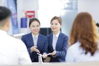 Nhiều ngân hàng ghi nhận lợi nhuận tích cực trong 9 tháng đầu năm 2021, cho dù lợi nhuận quý III giảm mạnh. Ảnh: Dũng Minh