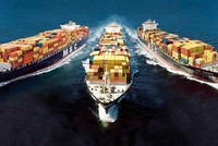 Cước vận tải biển tăng cao đã khiến nhiều doanh nghiệp có thị trường xuất khẩu lớn bị “ăn mòn” một phần lợi nhuận.