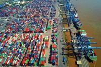 Dự kiến từ nay đến năm 2025, Thành phố sẽ tập trung triển khai mời gọi đầu tư 3 trung tâm logistics. Ảnh: Lê Toàn