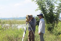 Định giá đất là công việc không dễ dàng. Ảnh: Việt Dương