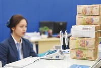 Tín dụng tăng trưởng chậm lại trong quý II ở nhiều nhà băng. Ảnh: Dũng Minh