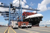 Xuất siêu 7 tháng vọt lên 1,08 tỷ USD