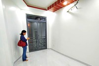 Khách hàng đi thuê nhà tại quận Bình Thạnh TP.HCM Ảnh: Lê Toàn
