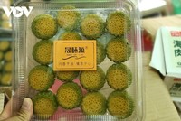 Bánh do doanh nghiệp mua về không có hóa đơn chứng từ.