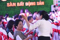 Hiện chỉ khoảng 10% môi giới bất động sản có chứng chỉ hành nghề. Ảnh: Dũng Minh