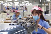 Trong số các doanh nghiệp đăng ký thành lập mới, nhóm ngành công nghiệp -xây dựng chiếm 24,7%