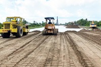 Thi công cao tốc Mỹ Thuận - Cần Thơ.
