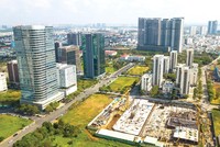 Từ nay đến cuối năm, thị trường sẽ ít biến động, nguồn cung mới cũng không nhiều. Nguồn cung tại TP.HCM và Hà Nội không có đột biến, tính thanh khoản cũng thấp, nhưng giá nhà sẽ tiếp đà tăng.